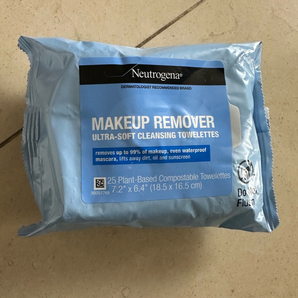 Nwt neutrogena makeup wipes